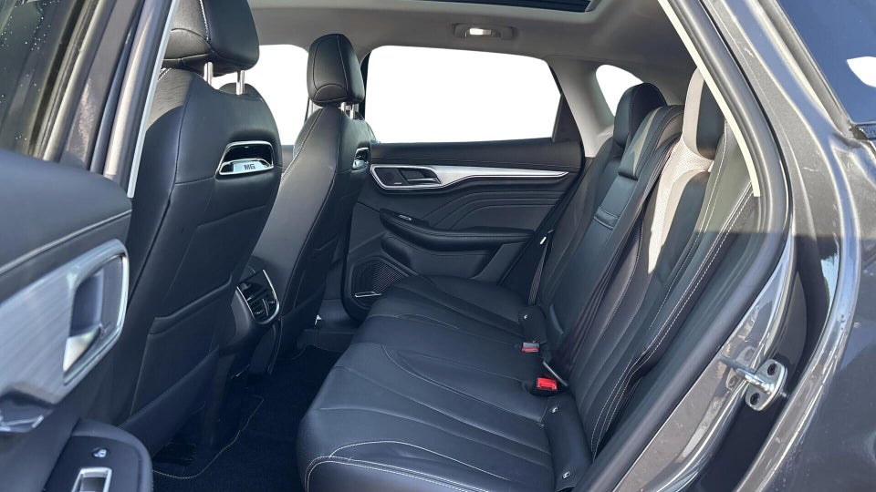 MG Marvel R Performance 5d