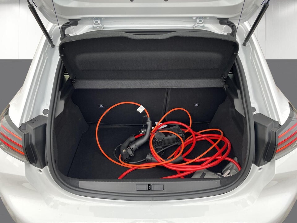 Peugeot e-208 50 GT 5d