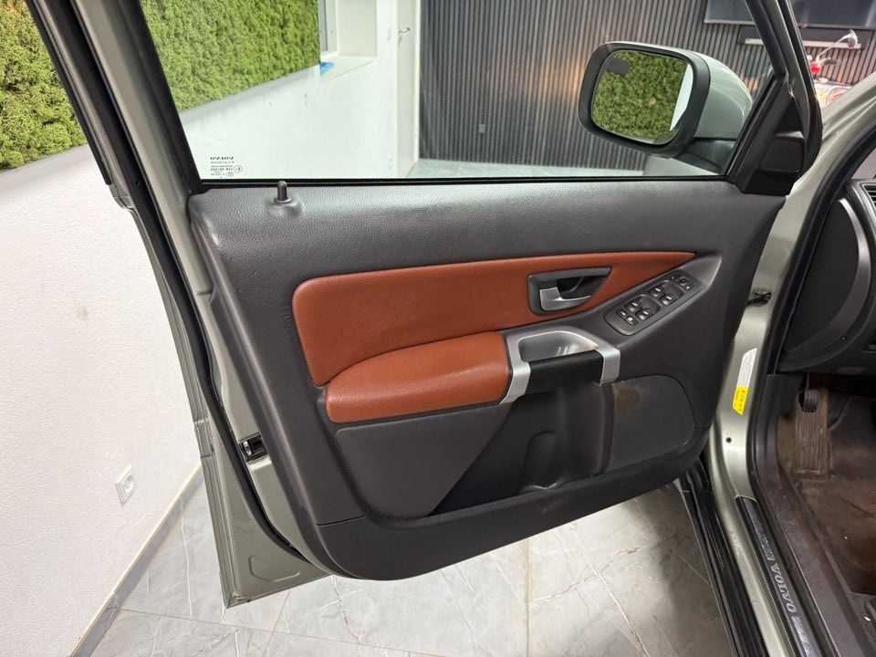 Volvo XC90 2,4 D5 185 Summum aut. AWD Van 5d