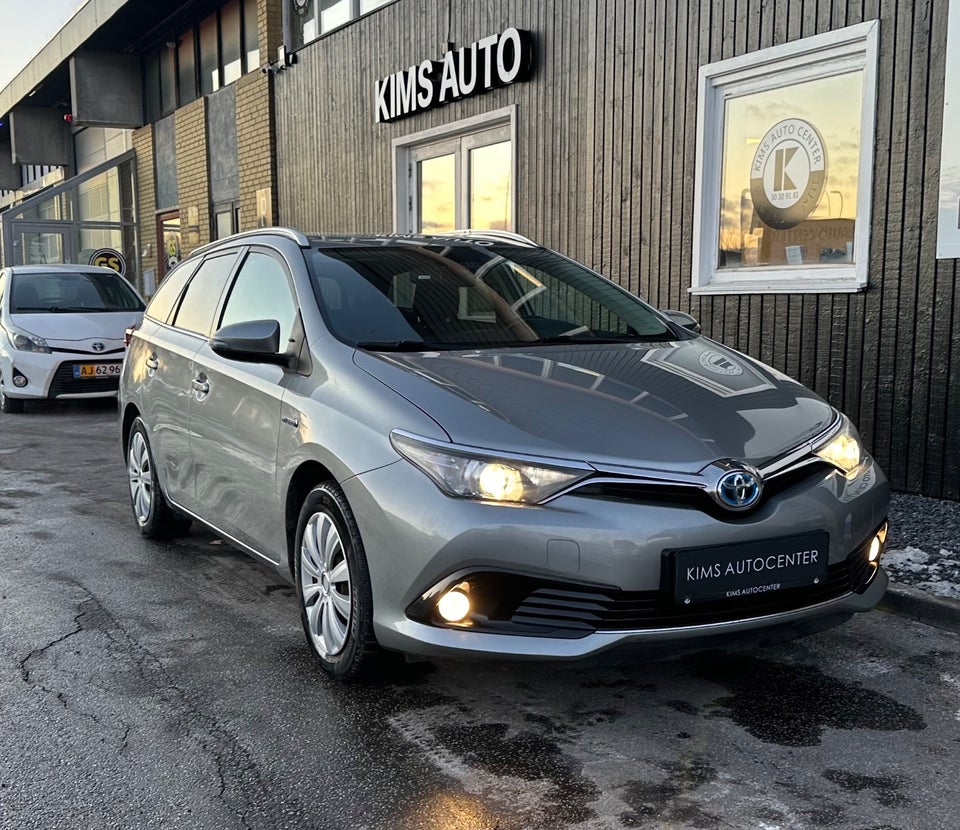 Toyota Auris 1,8 Hybrid H2 Premium Comfort CVT 5d