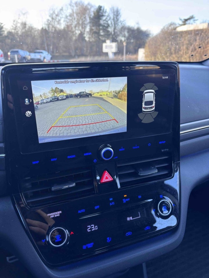 Hyundai Ioniq 40 EV Premium 5d