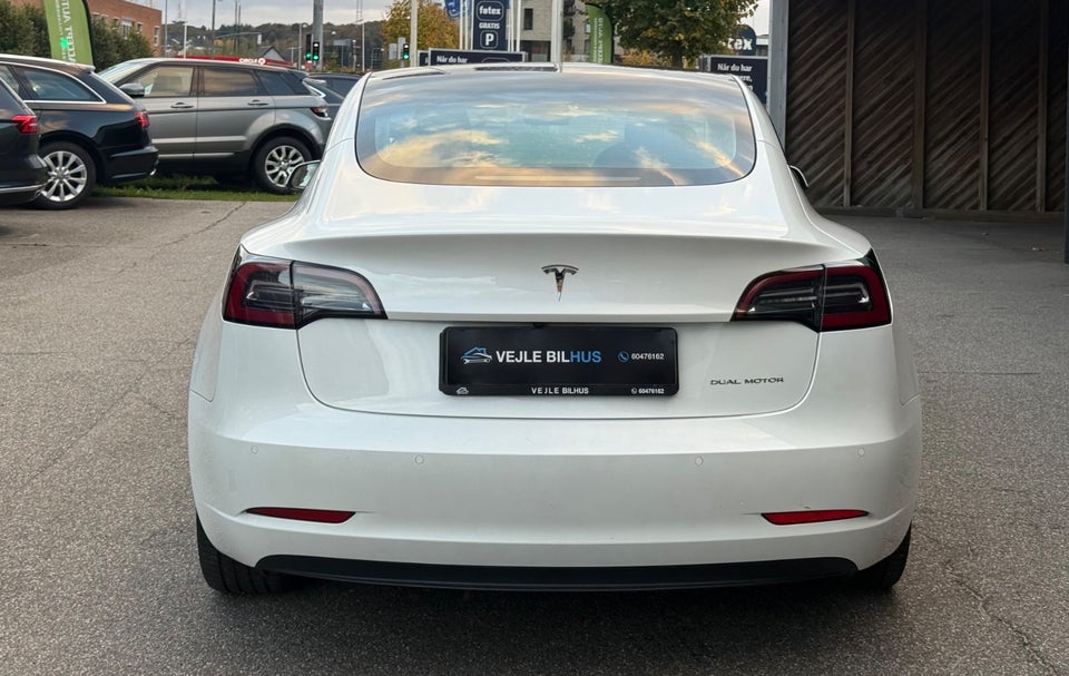 Tesla Model 3 Long Range AWD 4d