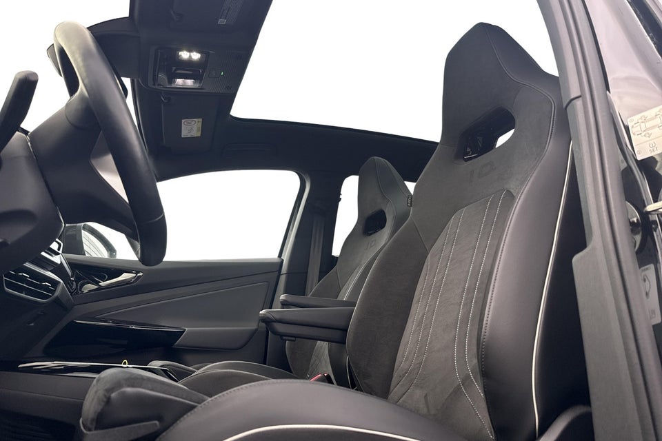 VW ID.4 77 Pro Performance 75 Years Edition 5d