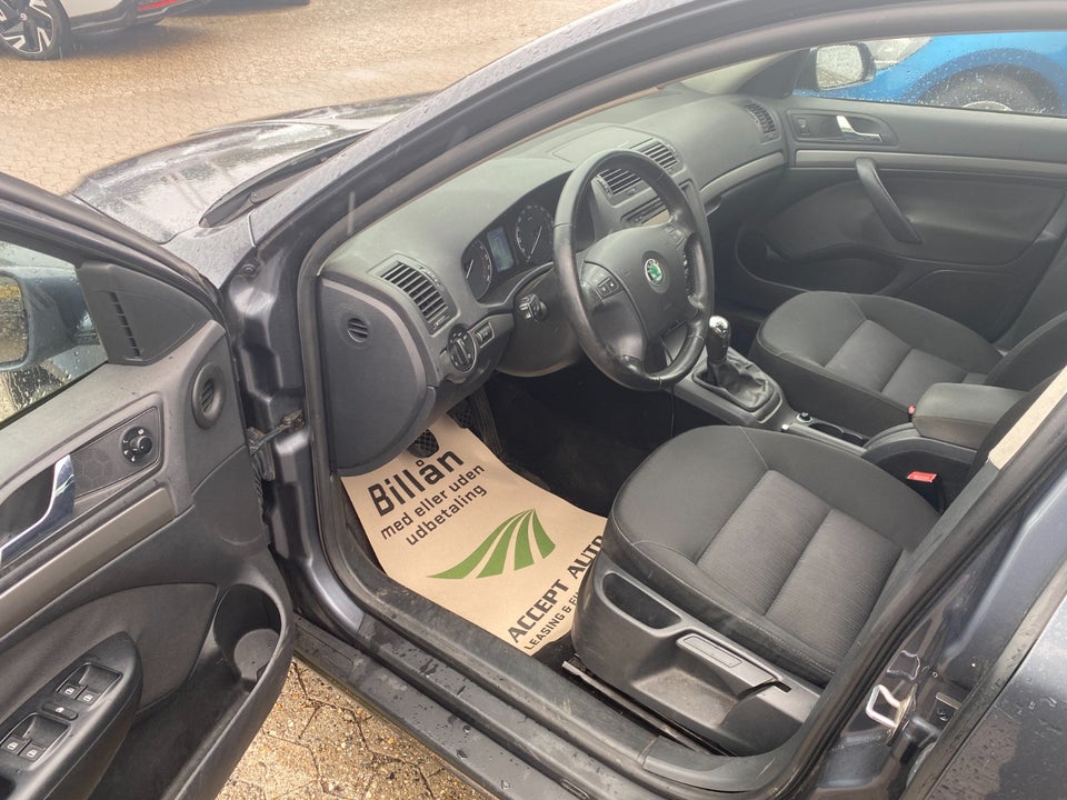 Skoda Octavia 1,9 TDi 105 Elegance Combi 5d