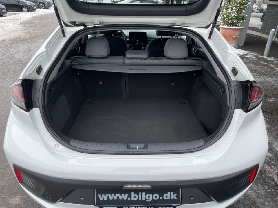 Hyundai Ioniq 40 EV Premium 5d