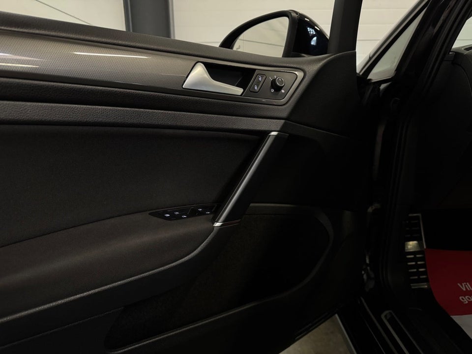 VW Golf VII 1,6 TDi 115 IQ.Drive Variant DSG 5d