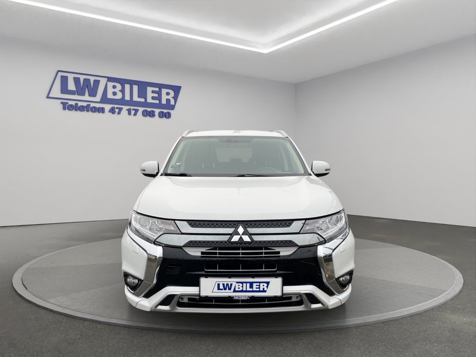 Mitsubishi Outlander 2,4 PHEV Inform CVT 4WD 5d