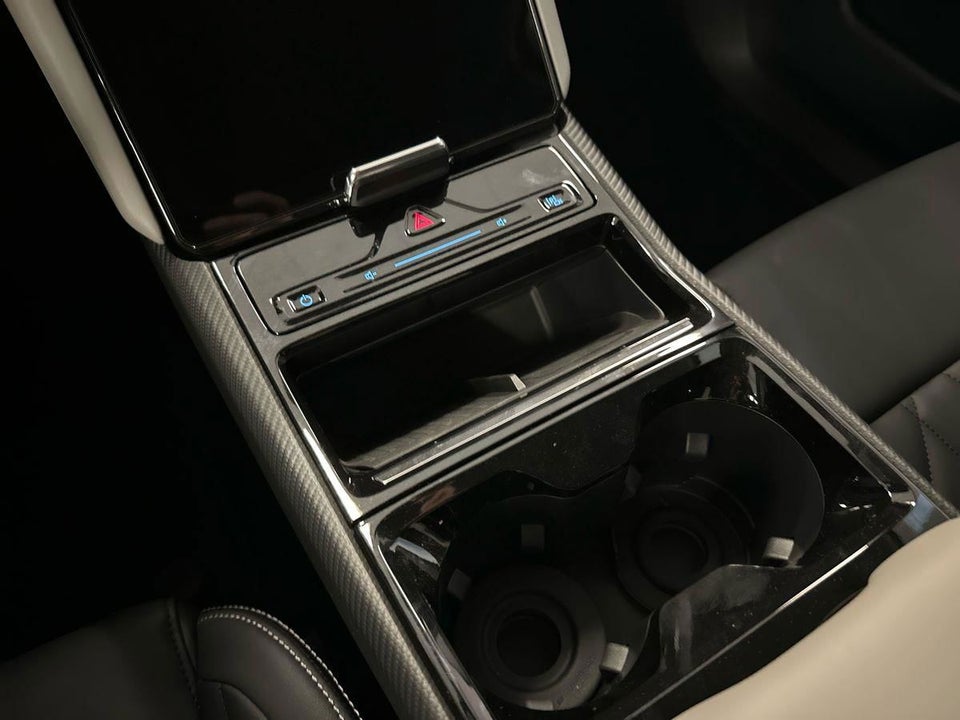 Ford Explorer 84 Premium Extended Range AWD 5d