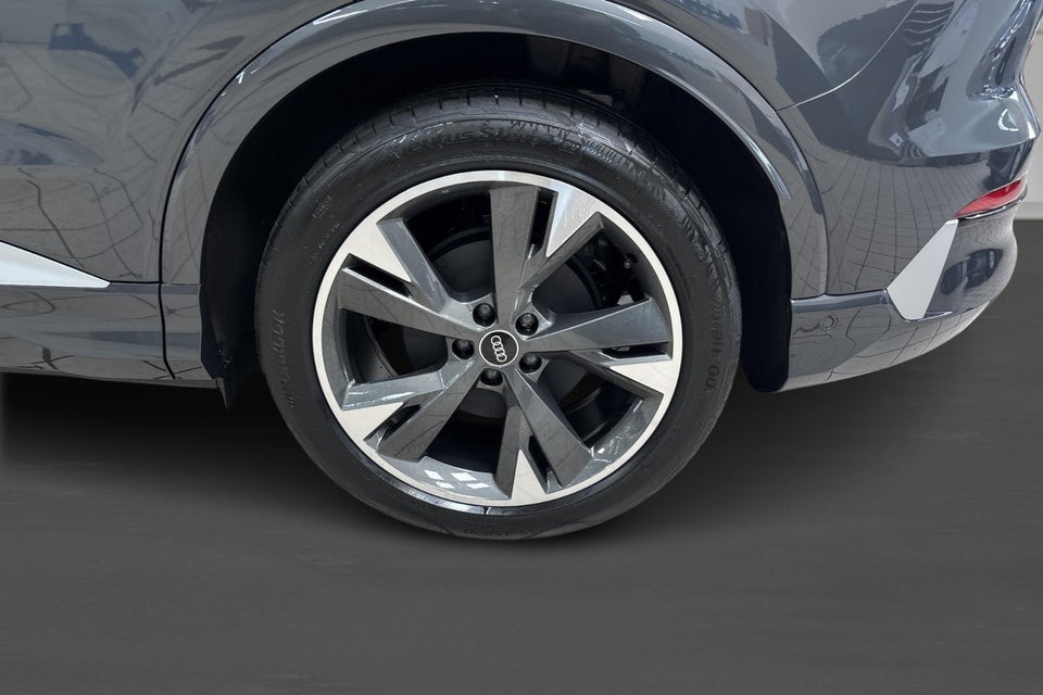 Audi Q4 e-tron performance 5d