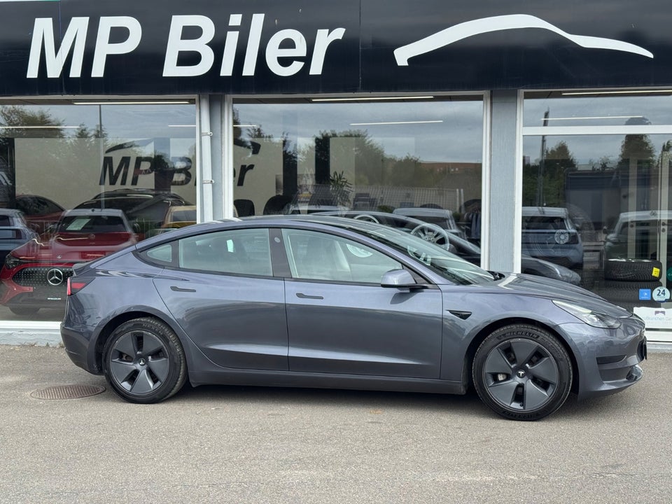 Tesla Model 3 Standard Range+ RWD 4d
