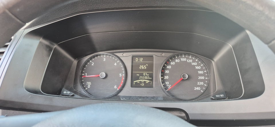 VW Transporter 2,0 TDi 84 Kassevogn kort