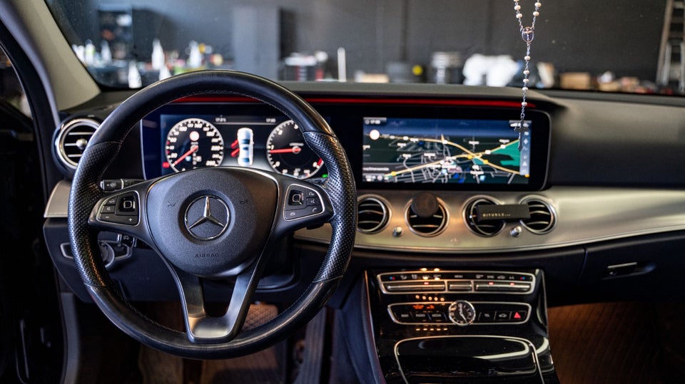 Mercedes E220 d 2,0 AMG Line stc. aut. 5d