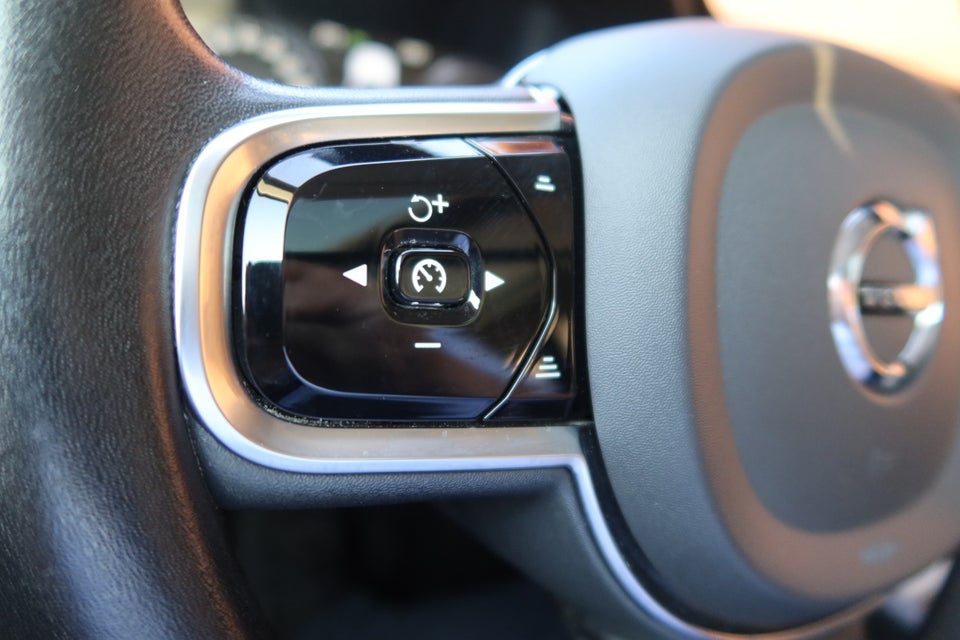 Volvo XC60 2,0 T8 ReCharge Inscription aut. AWD 5d