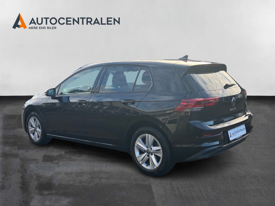 VW Golf VIII 1,5 TSi 130 Life 5d