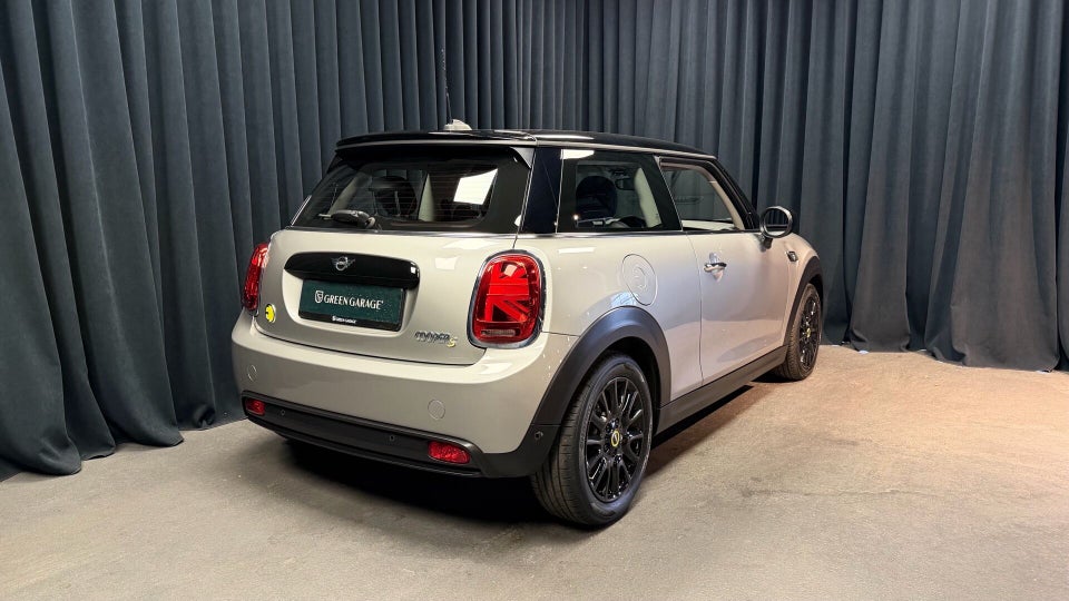 MINI Cooper SE Essential 3d