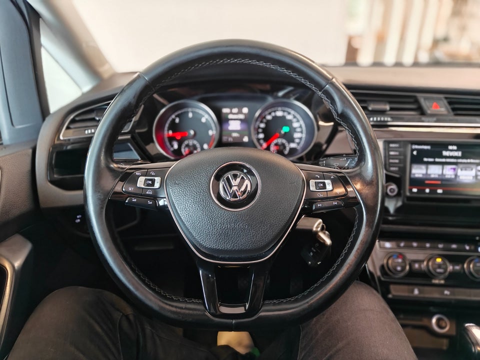 VW Touran 2,0 TDi 150 Highline DSG 7prs 5d