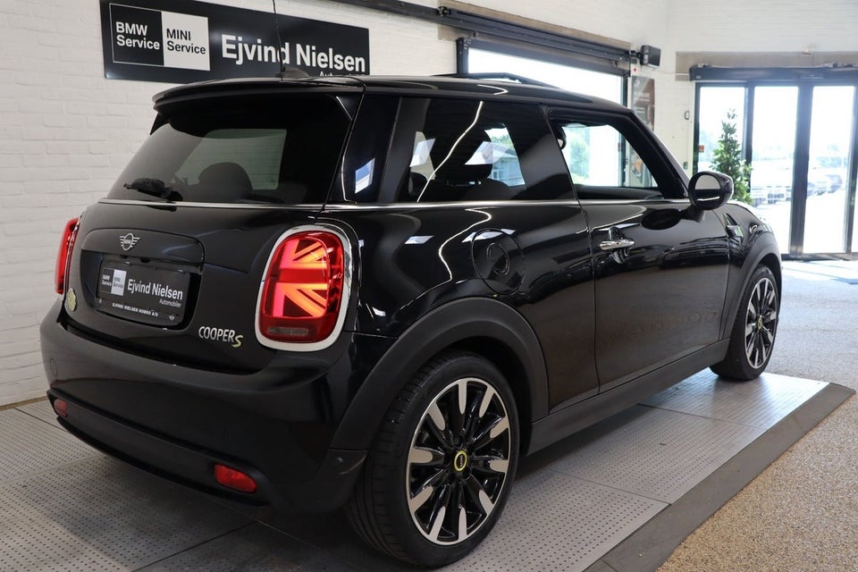 MINI Cooper SE Camden Edition 3d