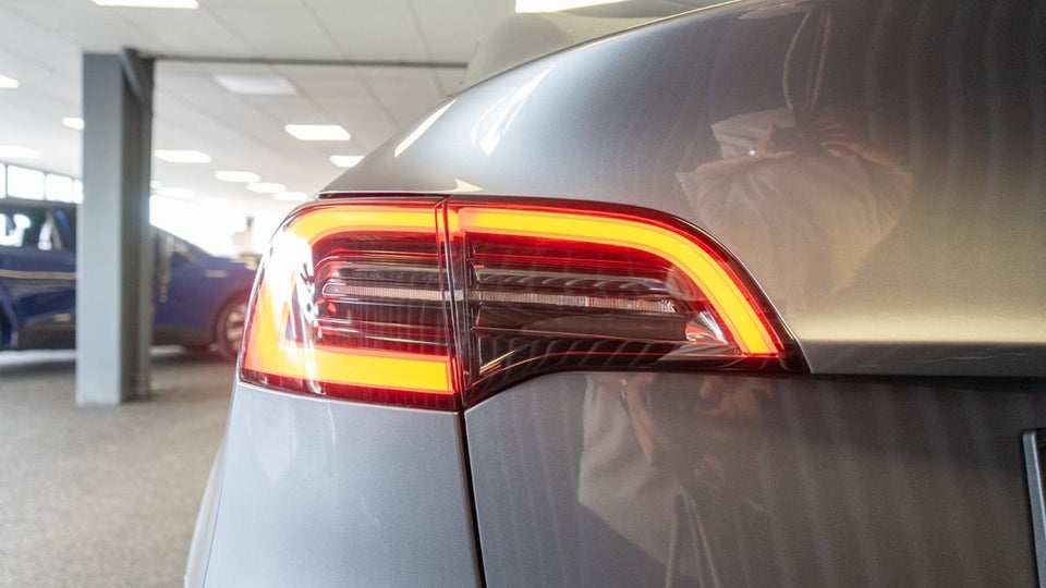 Tesla Model Y RWD 5d