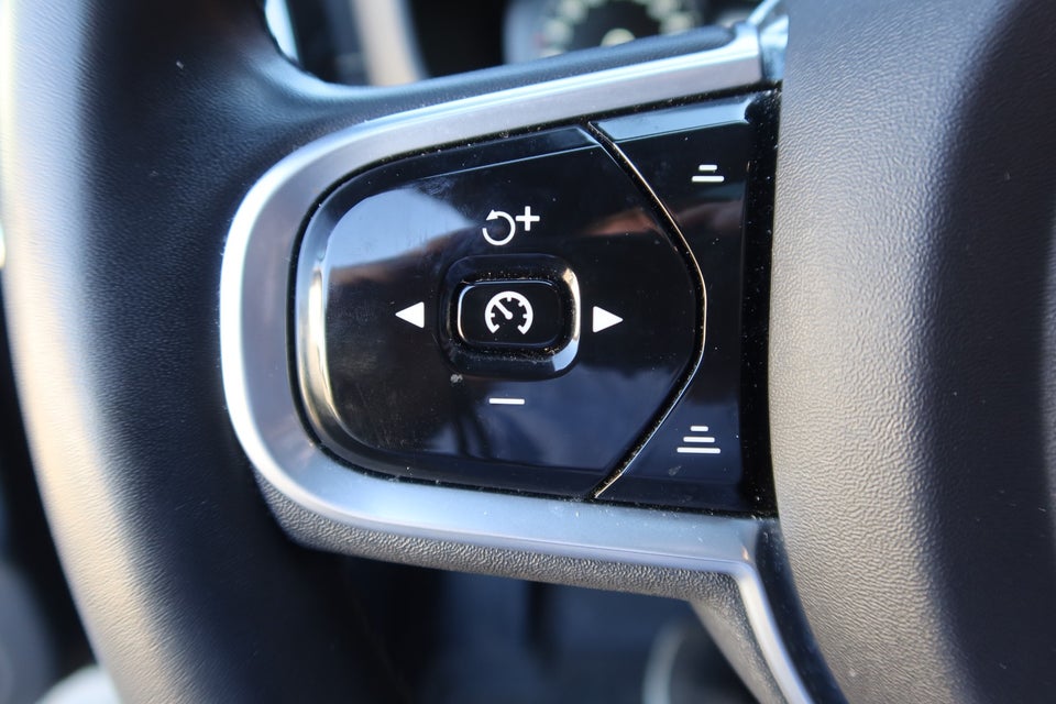 Volvo V60 2,0 T6 ReCharge R-Design aut. AWD 5d