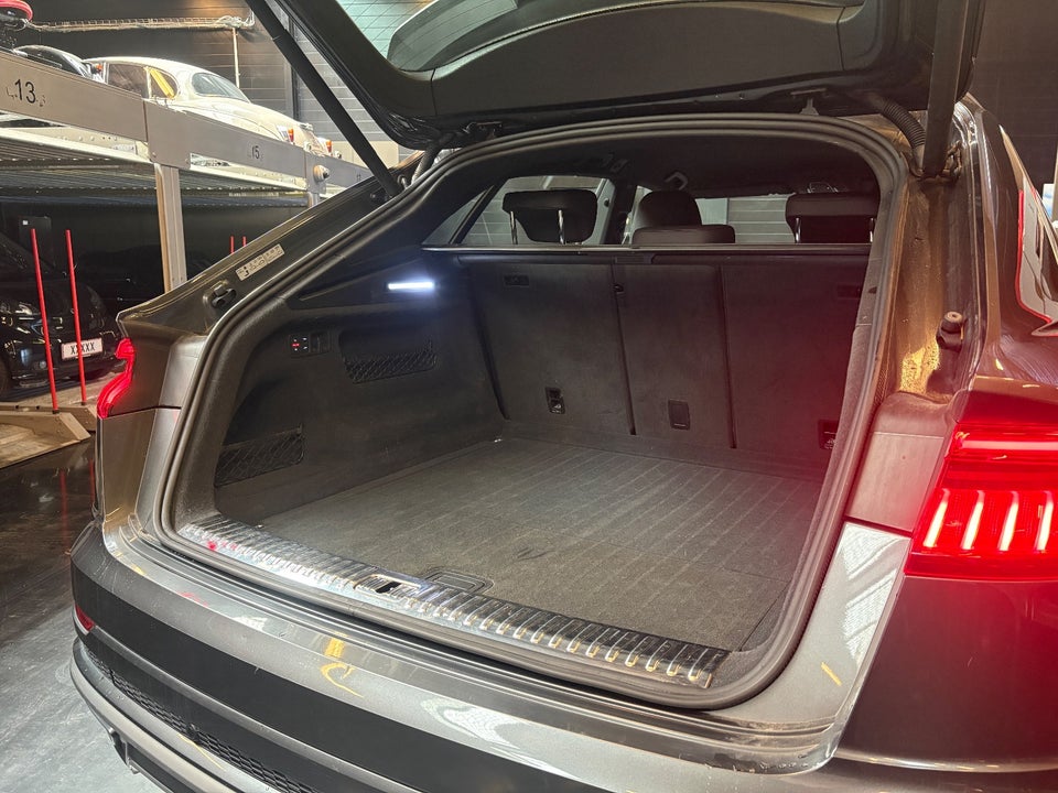 Audi Q8 50 TDi S-line quattro Tiptr. 5d