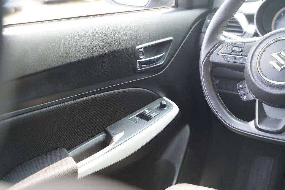 Suzuki Swift 1,2 Dualjet Club 5d