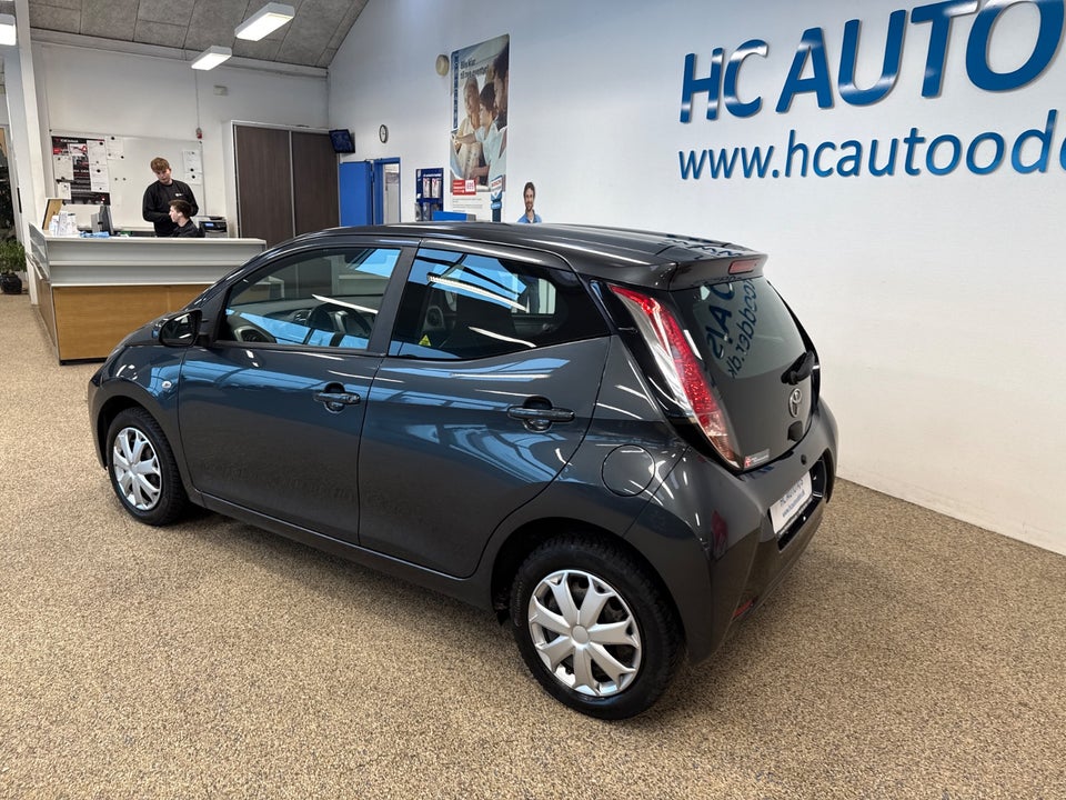 Toyota Aygo 1,0 VVT-i x-play x-shift 5d