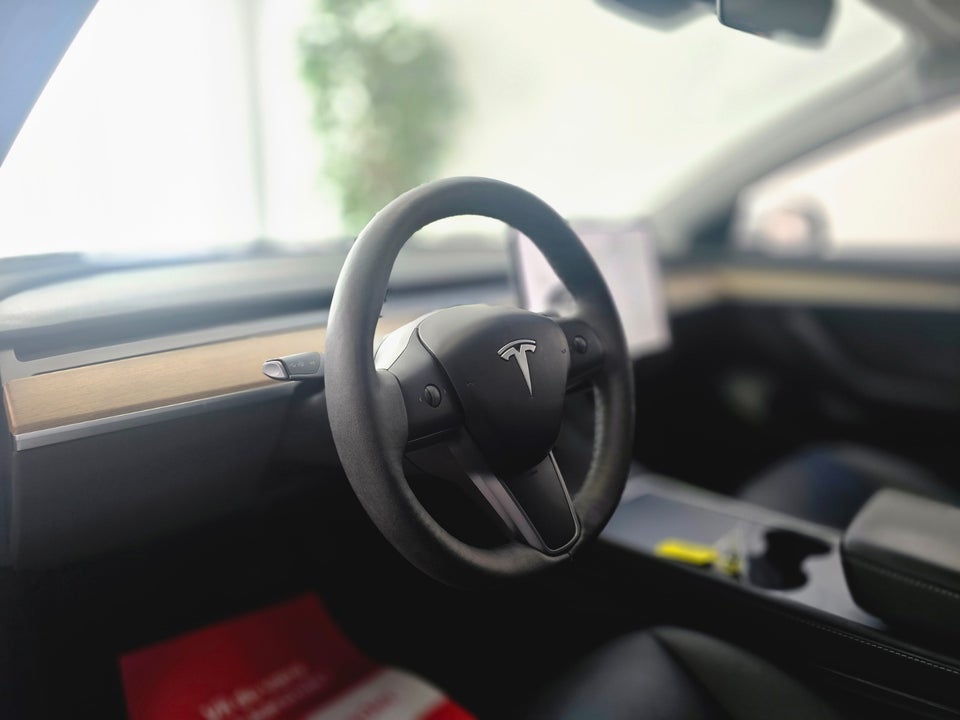 Tesla Model 3 Long Range AWD 4d