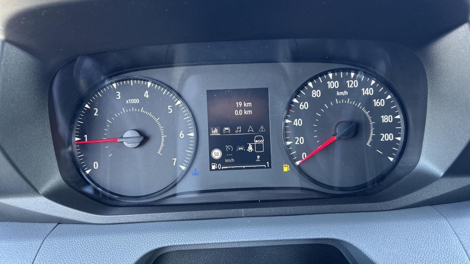 Renault Master V T33 2,0 dCi 130 L2H2 Kassevogn Tekno