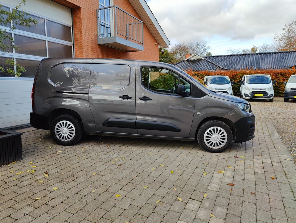 Peugeot Partner 1,5 BlueHDi 130 L2V2 Plus EAT8 Van