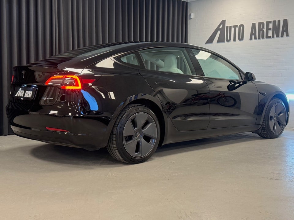 Tesla Model 3 Long Range AWD 4d