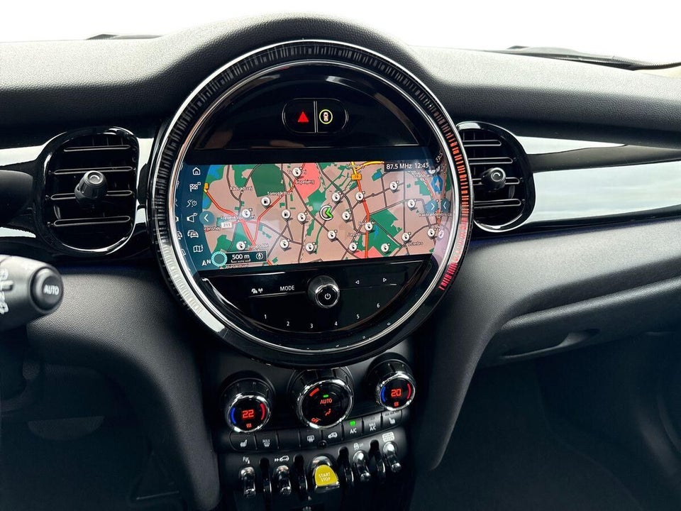 MINI Cooper SE Essential 3d