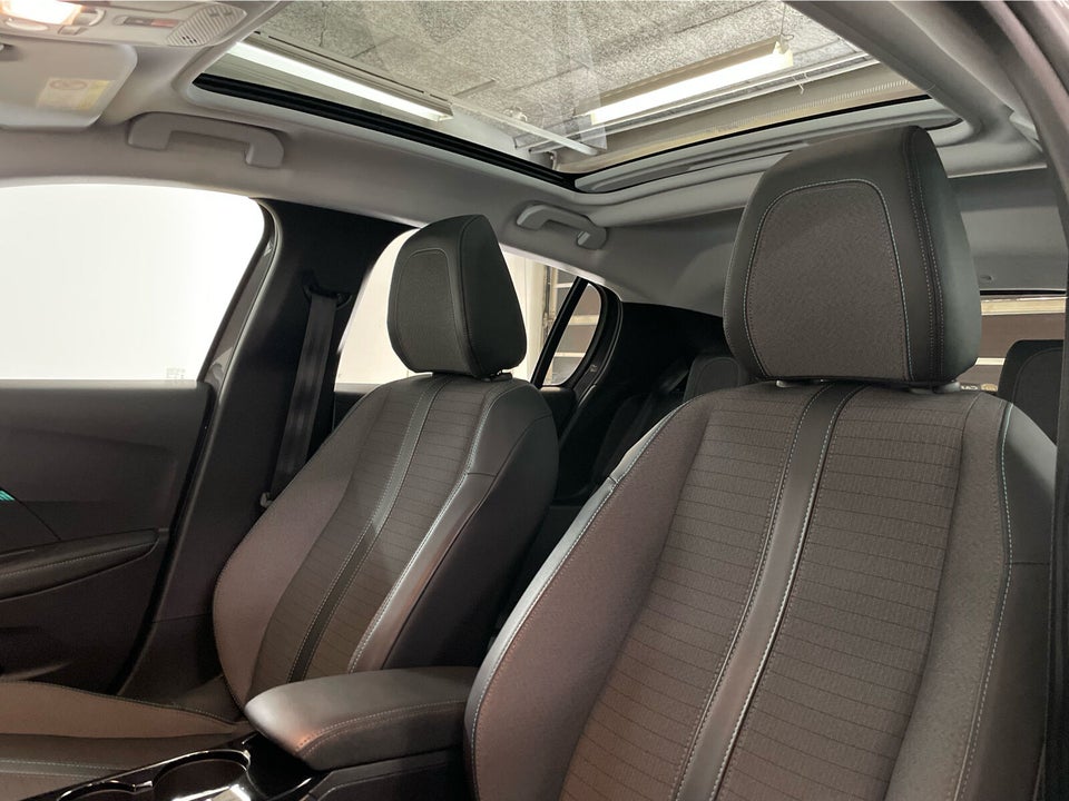 Peugeot 208 1,2 PureTech 100 Allure Sky EAT8 5d