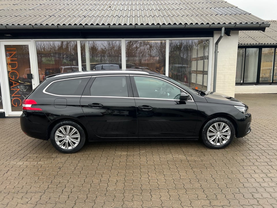 Peugeot 308 1,5 BlueHDi 130 Allure Sky SW 5d