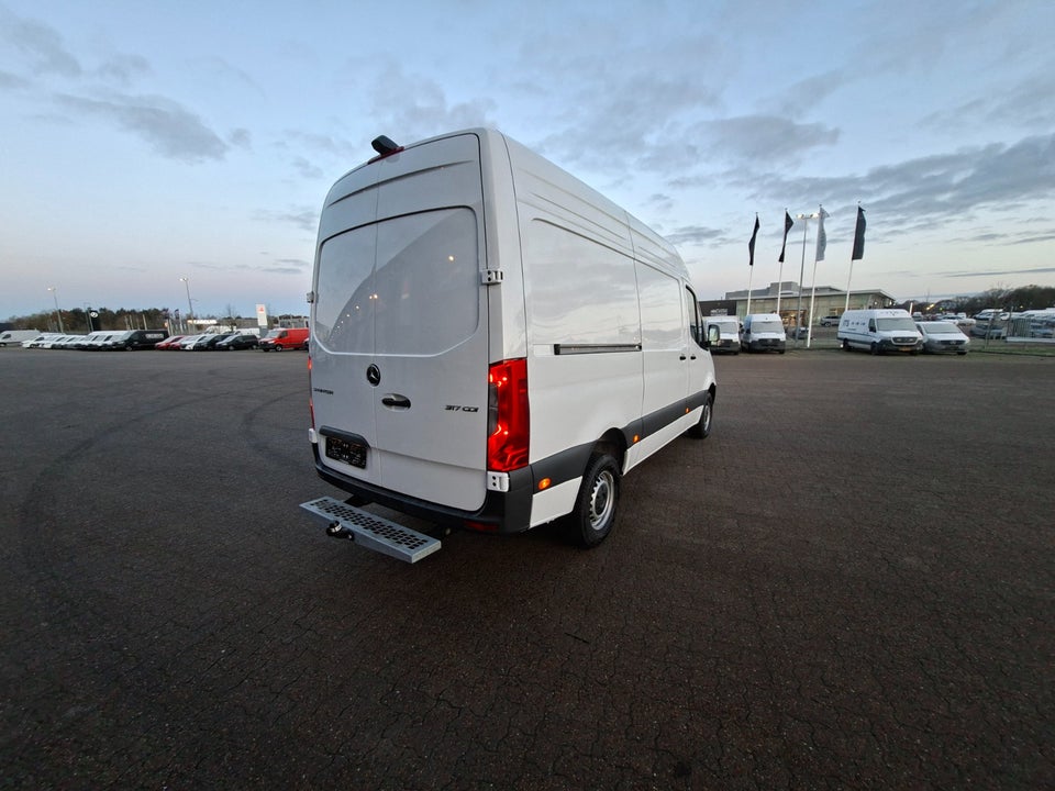 Mercedes Sprinter 317 2,0 CDi A2 Kassevogn aut. RWD