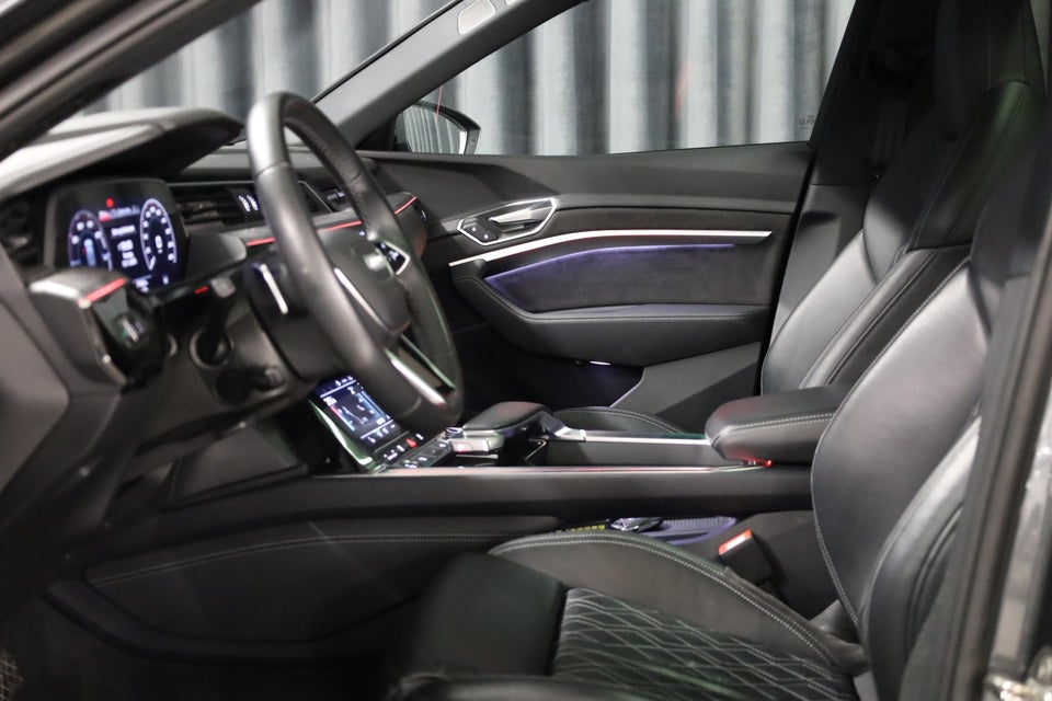 Audi e-tron 55 S-line quattro 5d