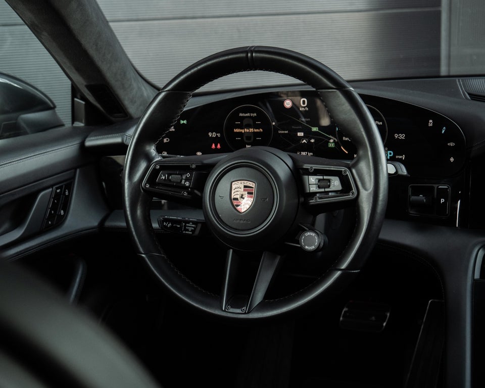 Porsche Taycan Turbo Performance+ 4d