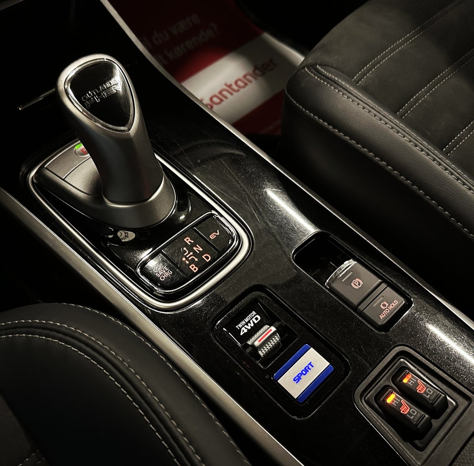 Mitsubishi Outlander 2,4 PHEV Intense CVT 4WD 5d