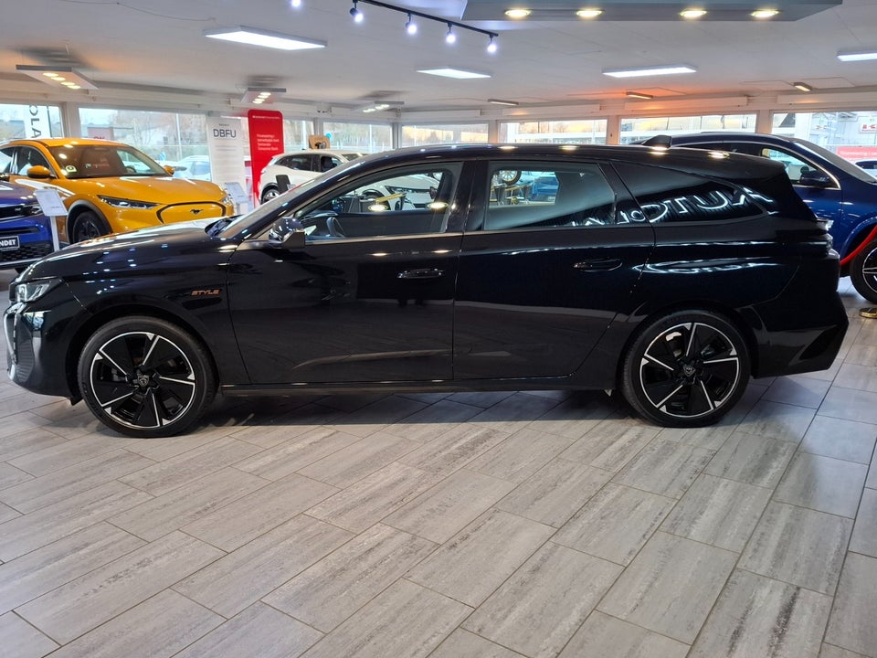 Peugeot e-308 54 Style SW 5d