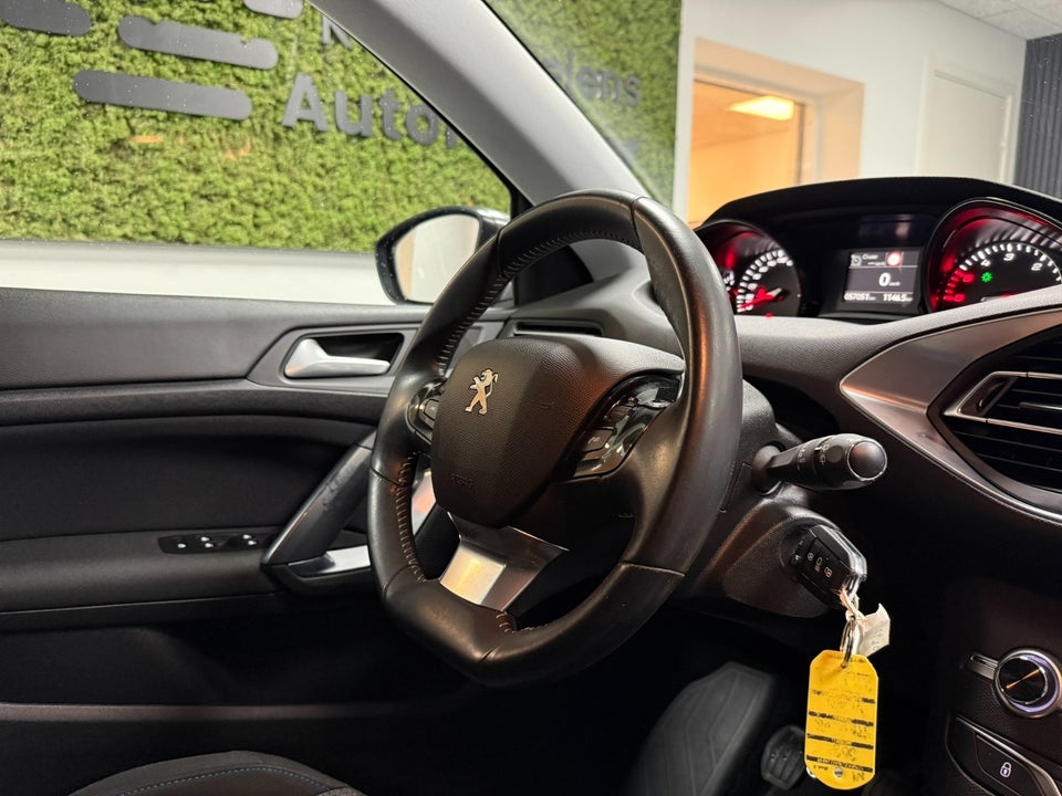 Peugeot 308 1,5 BlueHDi 130 Active 5d