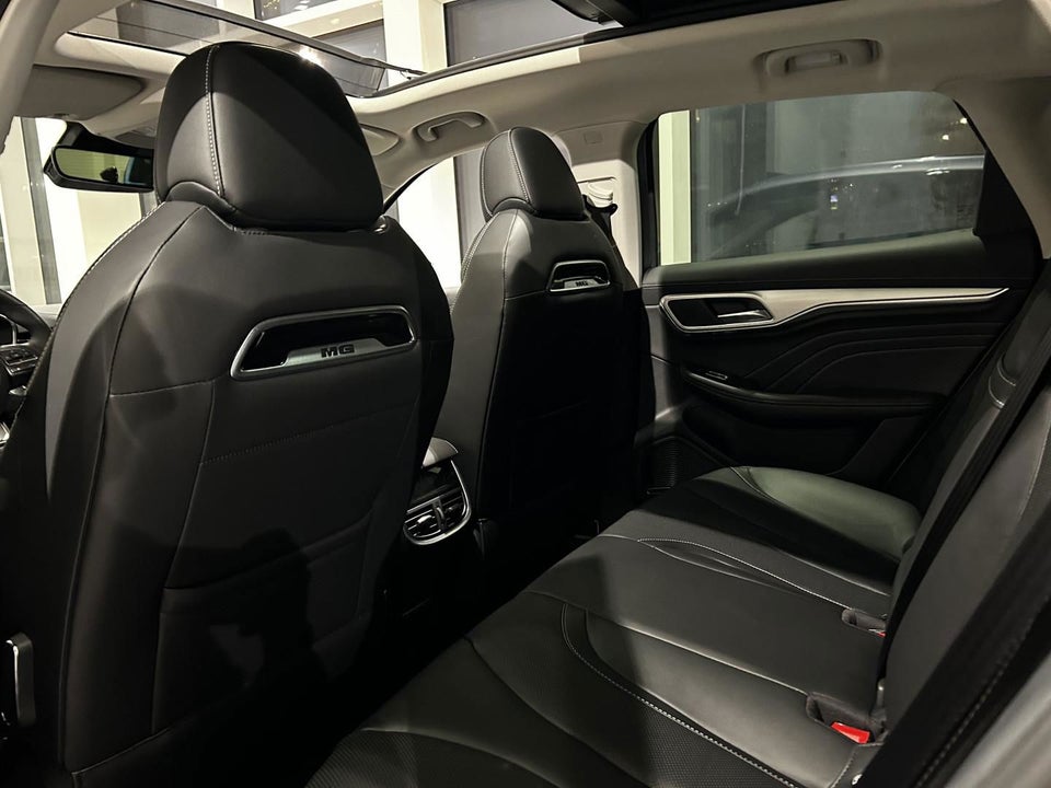 MG Marvel R Luxury 5d