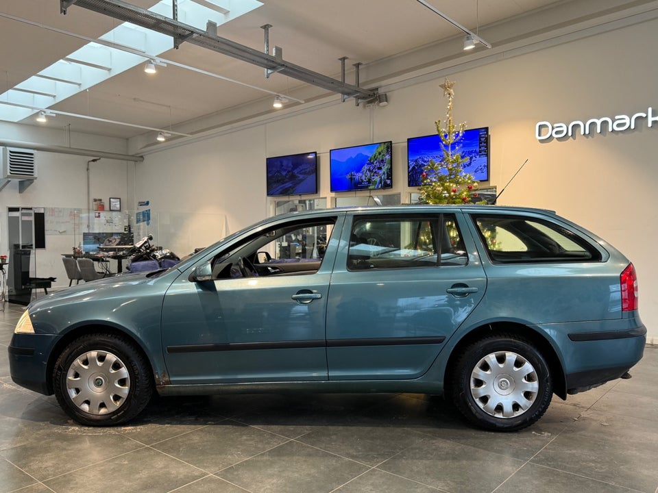 Skoda Octavia 2,0 TDi Ambiente 5d