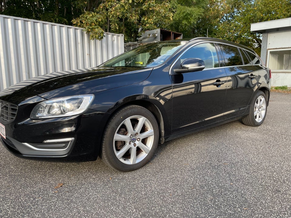 Volvo V60 2,0 D4 190 Momentum 5d