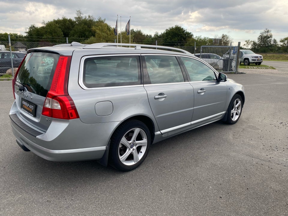 Volvo V70 1,6 T4 180 aut. 5d