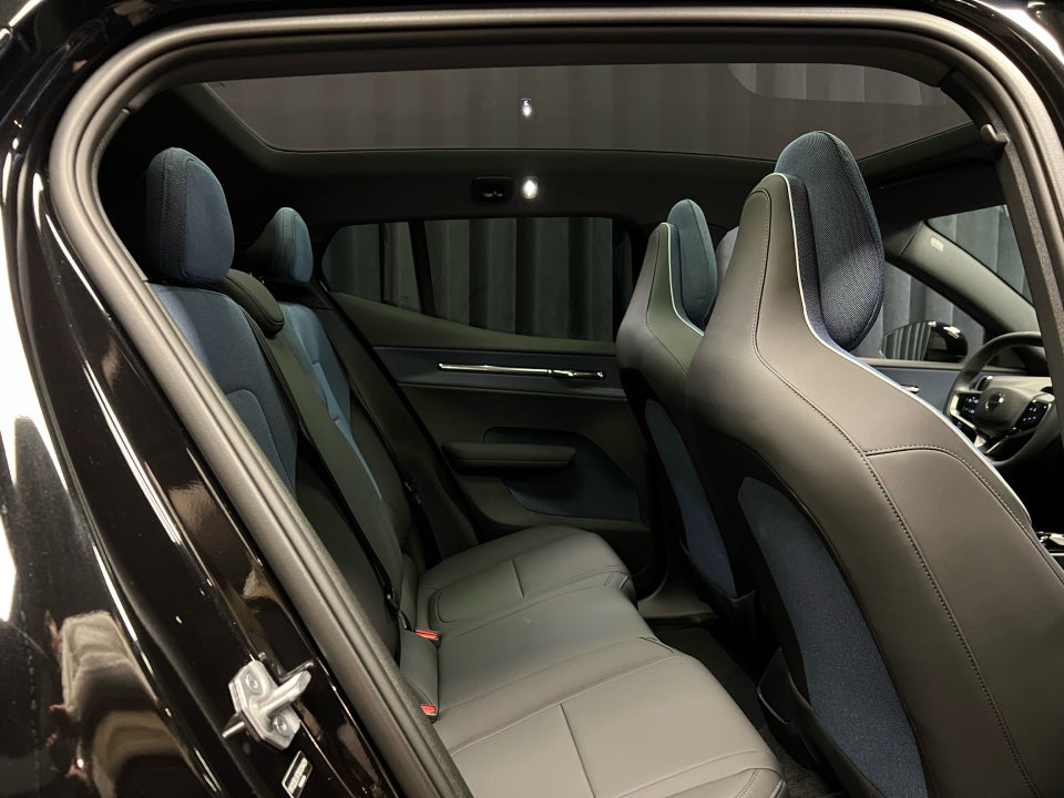 Volvo EX30 Extended Range Ultra 5d