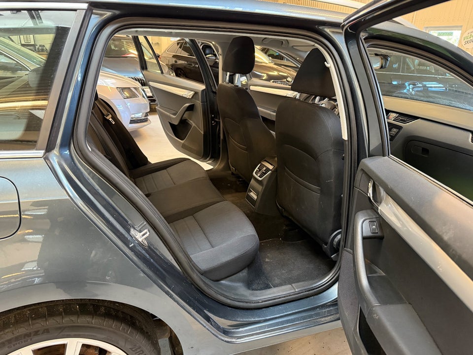 Skoda Octavia 1,4 TSi 140 Elegance Combi DSG 5d