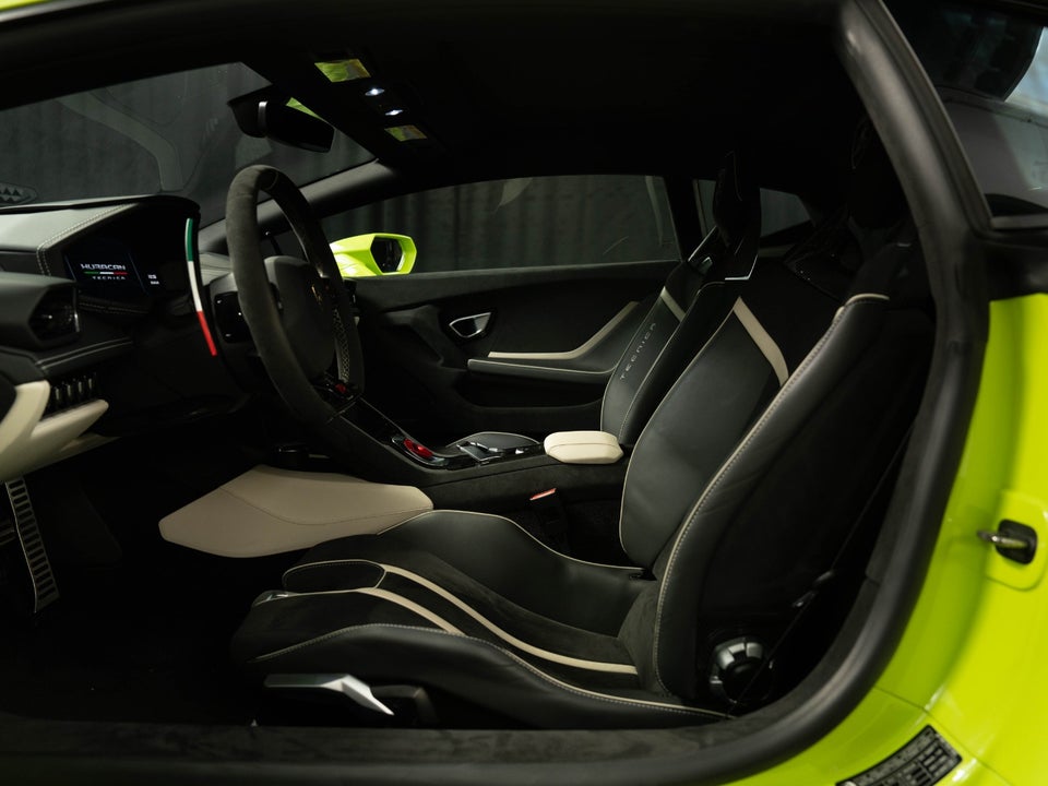 Lamborghini Huracan 5,2 Tecnica RWD 2d