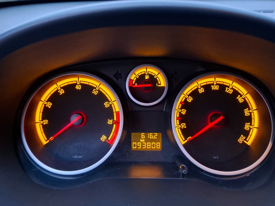 Opel Corsa 1,0 12V Enjoy 5d