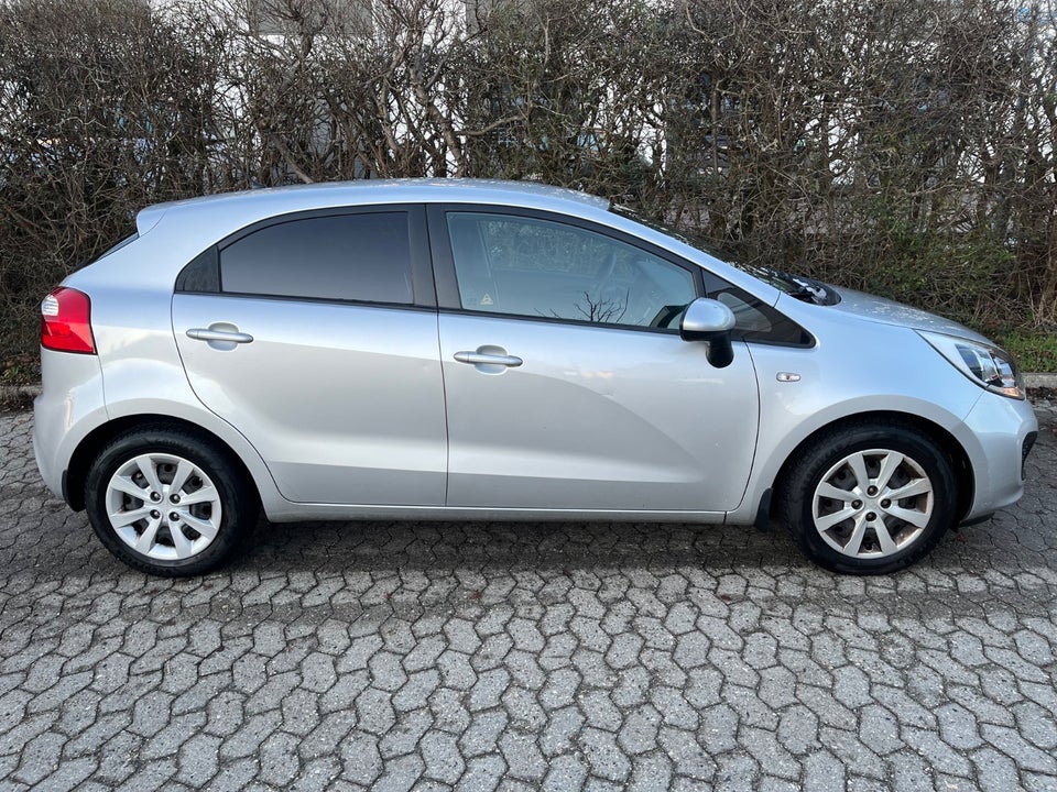 Kia Rio 1,2 CVVT Premium 5d