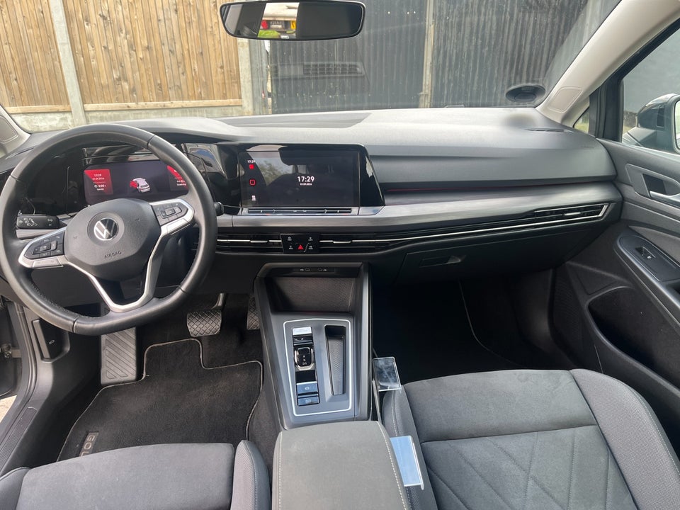 VW Golf VIII 1,4 eHybrid DSG 5d