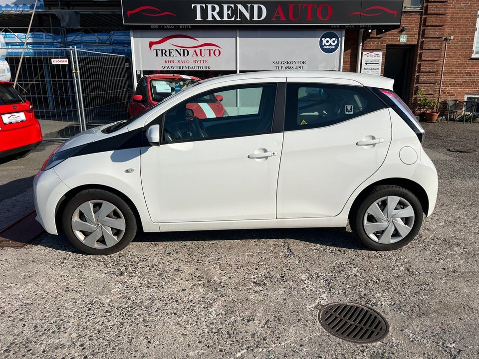 Toyota Aygo 1,0 VVT-i x-play 5d